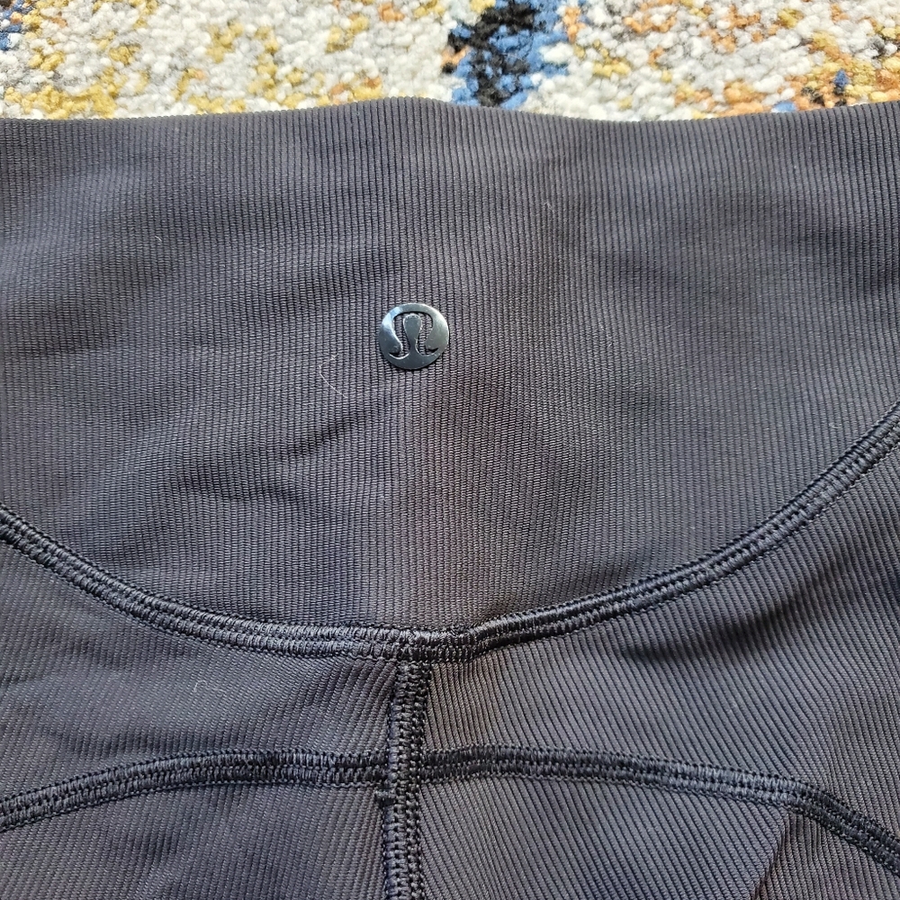 Lululemon Highrise‎ Short - Picture 2 of 3